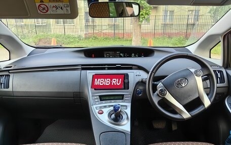 Toyota Prius, 2013 год, 1 250 000 рублей, 14 фотография