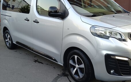 Peugeot Traveller I, 2018 год, 2 400 000 рублей, 3 фотография