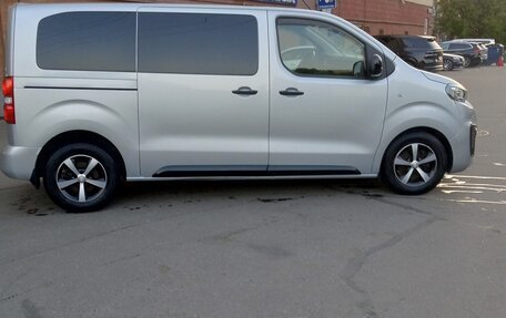 Peugeot Traveller I, 2018 год, 2 400 000 рублей, 2 фотография