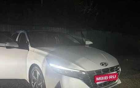 Hyundai Elantra, 2021 год, 1 650 000 рублей, 8 фотография