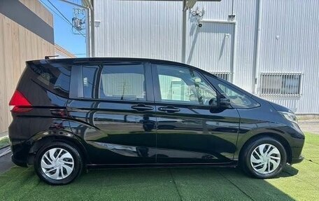 Honda Freed II, 2021 год, 1 360 000 рублей, 7 фотография
