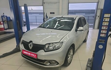 Renault Logan II, 2015 год, 599 000 рублей, 1 фотография