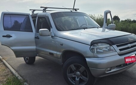 Chevrolet Niva I рестайлинг, 2004 год, 350 000 рублей, 1 фотография
