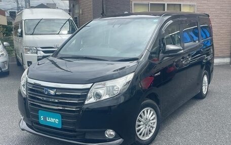 Toyota Noah III, 2017 год, 1 400 000 рублей, 1 фотография