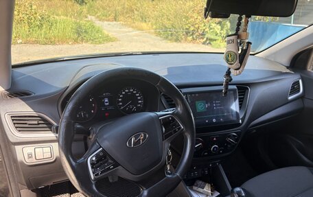 Hyundai Solaris II рестайлинг, 2018 год, 1 150 000 рублей, 4 фотография