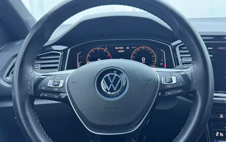 Volkswagen T-Roc I, 2023 год, 1 800 000 рублей, 11 фотография
