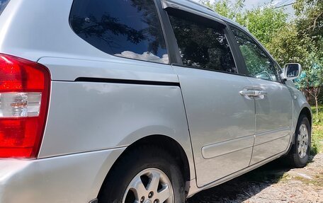 KIA Carnival III, 2008 год, 700 000 рублей, 2 фотография