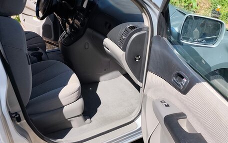 KIA Carnival III, 2008 год, 700 000 рублей, 19 фотография