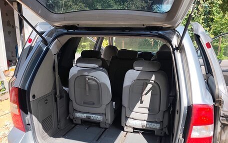 KIA Carnival III, 2008 год, 700 000 рублей, 22 фотография