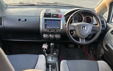 Honda Fit III, 2002 год, 250 000 рублей, 8 фотография