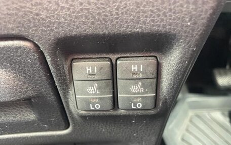 Toyota Noah III, 2017 год, 1 400 000 рублей, 11 фотография