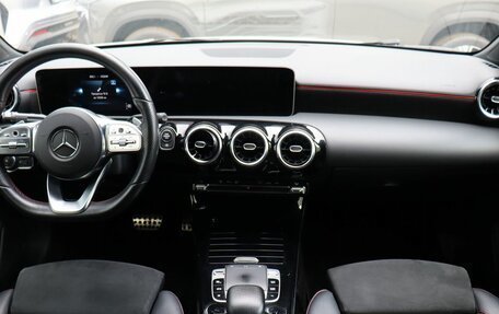 Mercedes-Benz A-Класс, 2019 год, 2 465 000 рублей, 18 фотография