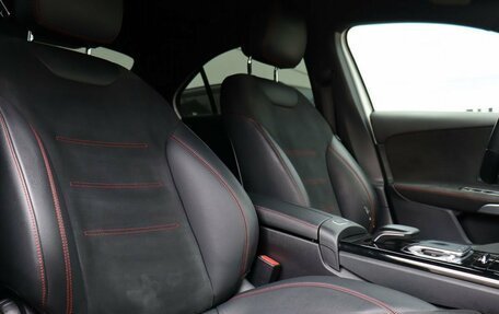 Mercedes-Benz A-Класс, 2019 год, 2 465 000 рублей, 19 фотография