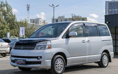 Toyota Voxy II, 2004 год, 999 000 рублей, 2 фотография