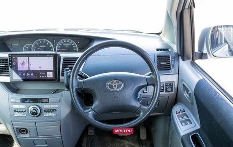 Toyota Voxy II, 2004 год, 999 000 рублей, 8 фотография