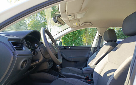 Skoda Rapid II, 2021 год, 1 385 000 рублей, 20 фотография
