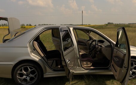 Toyota Vista V30, 2000 год, 530 000 рублей, 1 фотография