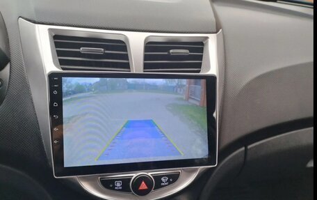 Hyundai Solaris II рестайлинг, 2013 год, 630 000 рублей, 13 фотография
