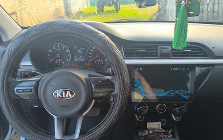 KIA Rio IV, 2018 год, 1 100 000 рублей, 2 фотография