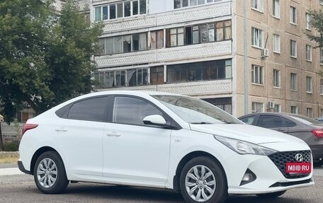 Hyundai Solaris II рестайлинг, 2020 год, 1 400 000 рублей, 2 фотография