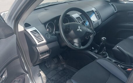 Mitsubishi Outlander III рестайлинг 3, 2010 год, 1 050 000 рублей, 3 фотография