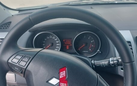 Mitsubishi Outlander III рестайлинг 3, 2010 год, 1 050 000 рублей, 4 фотография
