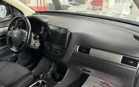 Mitsubishi Outlander III рестайлинг 3, 2012 год, 1 099 000 рублей, 13 фотография