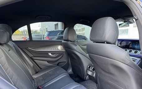 Mercedes-Benz E-Класс, 2020 год, 5 250 000 рублей, 26 фотография