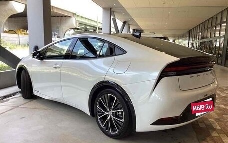 Toyota Prius IV XW50, 2023 год, 3 100 000 рублей, 6 фотография
