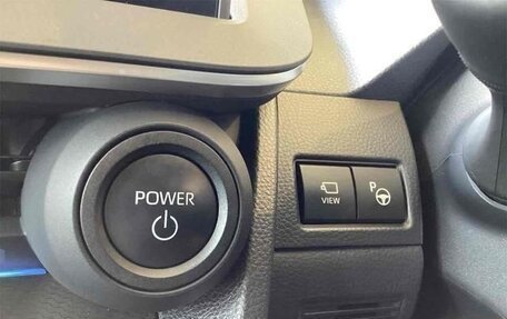 Toyota Prius IV XW50, 2023 год, 3 100 000 рублей, 11 фотография