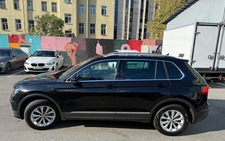 Volkswagen Tiguan II, 2018 год, 2 400 000 рублей, 4 фотография