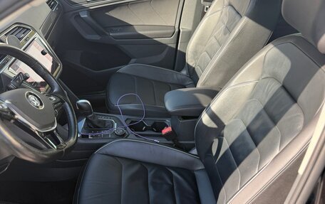 Volkswagen Tiguan II, 2018 год, 2 400 000 рублей, 9 фотография