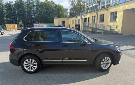Volkswagen Tiguan II, 2018 год, 2 400 000 рублей, 5 фотография