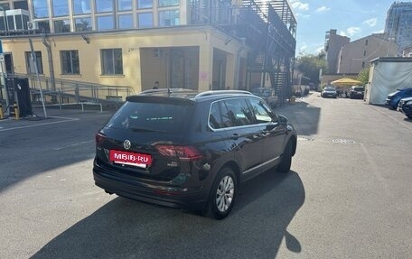 Volkswagen Tiguan II, 2018 год, 2 400 000 рублей, 6 фотография