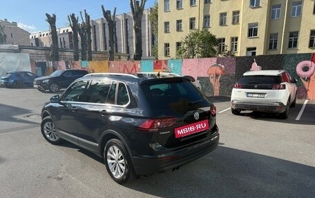 Volkswagen Tiguan II, 2018 год, 2 400 000 рублей, 8 фотография