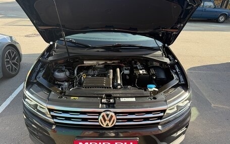 Volkswagen Tiguan II, 2018 год, 2 400 000 рублей, 16 фотография