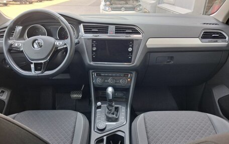 Volkswagen Tiguan II, 2020 год, 2 895 000 рублей, 10 фотография