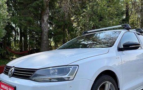 Volkswagen Jetta VI, 2013 год, 950 000 рублей, 2 фотография