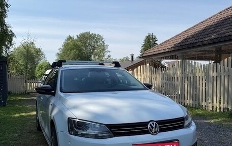 Volkswagen Jetta VI, 2013 год, 950 000 рублей, 3 фотография