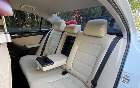 Volkswagen Jetta VI, 2013 год, 950 000 рублей, 13 фотография