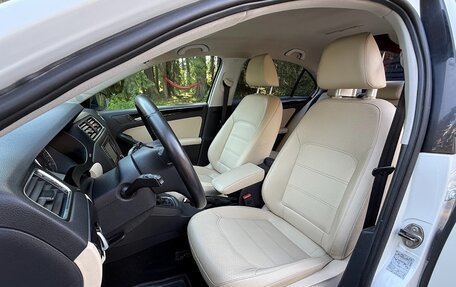 Volkswagen Jetta VI, 2013 год, 950 000 рублей, 14 фотография
