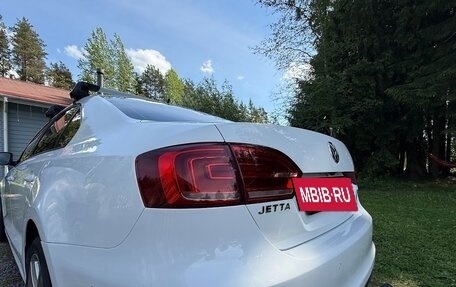 Volkswagen Jetta VI, 2013 год, 950 000 рублей, 18 фотография