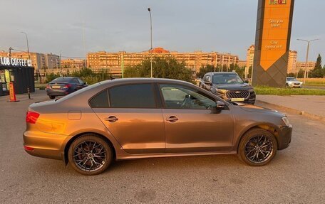 Volkswagen Jetta VI, 2011 год, 870 000 рублей, 5 фотография