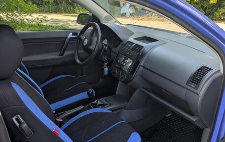 Volkswagen Polo IV рестайлинг, 2002 год, 250 000 рублей, 11 фотография