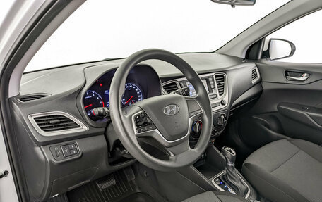 Hyundai Solaris II рестайлинг, 2022 год, 1 565 000 рублей, 16 фотография