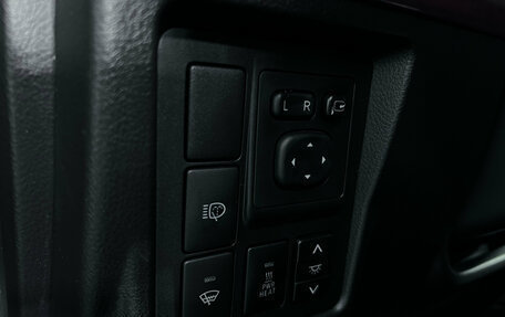 Toyota Land Cruiser Prado 150 рестайлинг 2, 2015 год, 3 450 000 рублей, 21 фотография