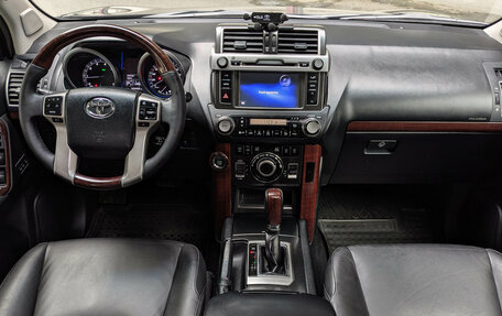 Toyota Land Cruiser Prado 150 рестайлинг 2, 2017 год, 3 940 000 рублей, 8 фотография