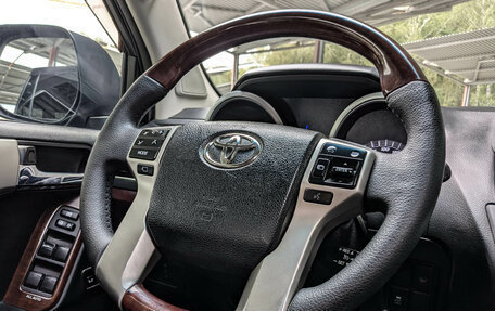 Toyota Land Cruiser Prado 150 рестайлинг 2, 2017 год, 3 940 000 рублей, 13 фотография