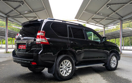 Toyota Land Cruiser Prado 150 рестайлинг 2, 2017 год, 3 940 000 рублей, 7 фотография
