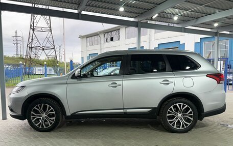 Mitsubishi Outlander III рестайлинг 3, 2018 год, 1 749 000 рублей, 2 фотография
